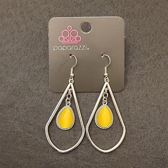 Ethereal Elegance - Picture 2 of 2